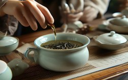 酒桌添茶，2025年还讲究哪些礼仪细节？