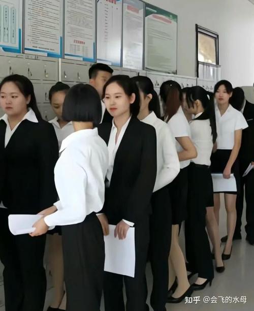 国考面试服装女生搭配-图3