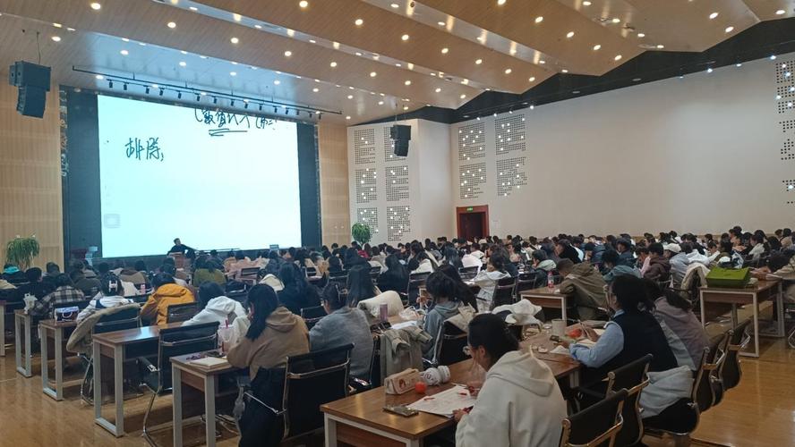 国考公务员面试培训班真能有效提升面试成功率吗？-图1